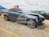 2016 Lexus IS photo