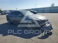 2016 Lexus IS photo