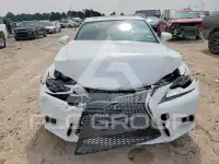 2016 Lexus IS photo
