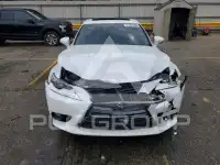 2016 Lexus IS photo