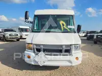 2016 Isuzu NPR фото