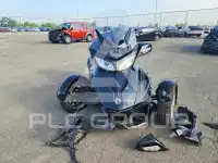 2016 Can-AM SPYDER фото