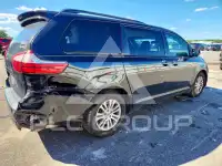 2016 Toyota SIENNA photo
