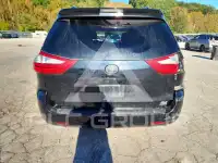 2016 Toyota SIENNA photo