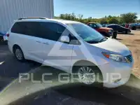 2016 Toyota SIENNA фото