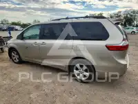 2016 Toyota SIENNA photo