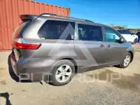 2016 Toyota SIENNA фото