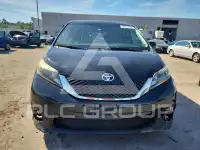 2016 Toyota SIENNA photo