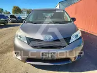 2016 Toyota SIENNA фото