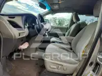 2016 Toyota SIENNA photo