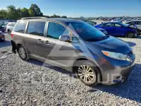 2016 Toyota SIENNA фото