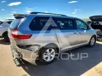2016 Toyota SIENNA фото