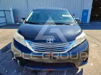 2016 Toyota SIENNA photo