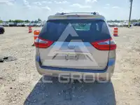 2016 Toyota SIENNA photo