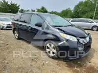 2016 Toyota SIENNA photo