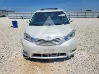 2016 Toyota SIENNA photo