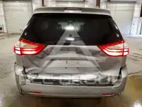 2016 Toyota SIENNA фото