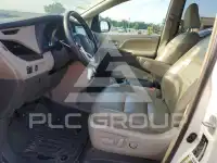 2016 Toyota SIENNA photo