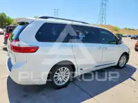 2016 Toyota SIENNA photo