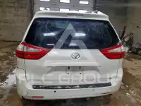 2016 Toyota SIENNA фото