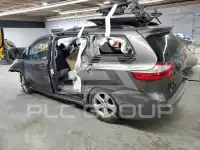 2016 Toyota SIENNA photo