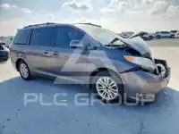 2016 Toyota SIENNA photo