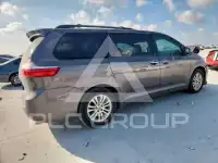 2016 Toyota SIENNA photo