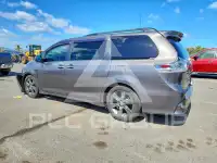 2016 Toyota SIENNA photo