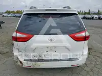 2016 Toyota SIENNA photo