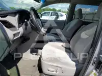 2016 Toyota SIENNA photo