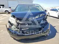 2016 Toyota SIENNA фото