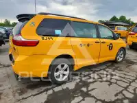 2016 Toyota SIENNA фото