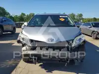 2016 Toyota SIENNA фото