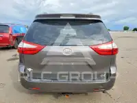 2016 Toyota SIENNA photo
