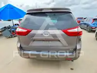 2016 Toyota SIENNA фото