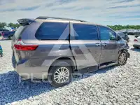 2016 Toyota SIENNA photo