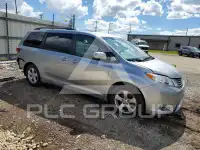 2016 Toyota SIENNA photo