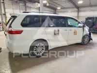 2016 Toyota SIENNA фото