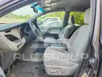 2016 Toyota SIENNA photo