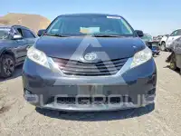 2016 Toyota SIENNA photo