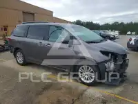 2016 Toyota SIENNA photo