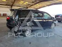 2016 Toyota SIENNA photo