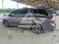 2016 Toyota SIENNA photo