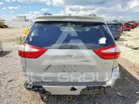 2016 Toyota SIENNA photo
