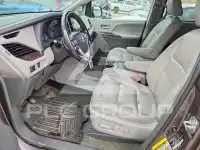 2016 Toyota SIENNA фото