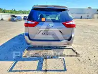 2016 Toyota SIENNA фото