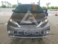2016 Toyota SIENNA photo