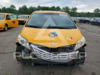 2016 Toyota SIENNA фото