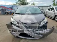 2016 Toyota SIENNA photo