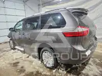2016 Toyota SIENNA photo